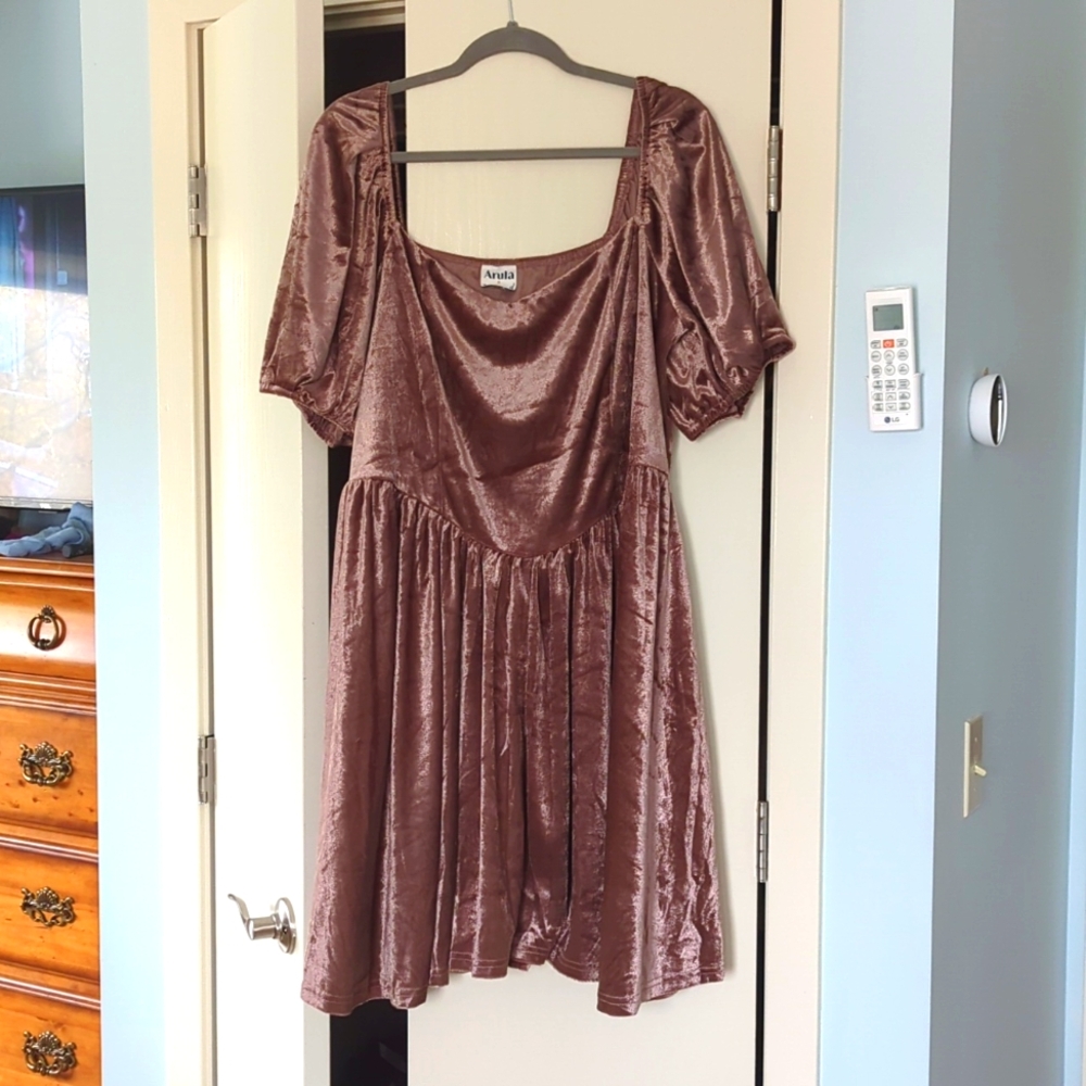 NWOT Arula Dress